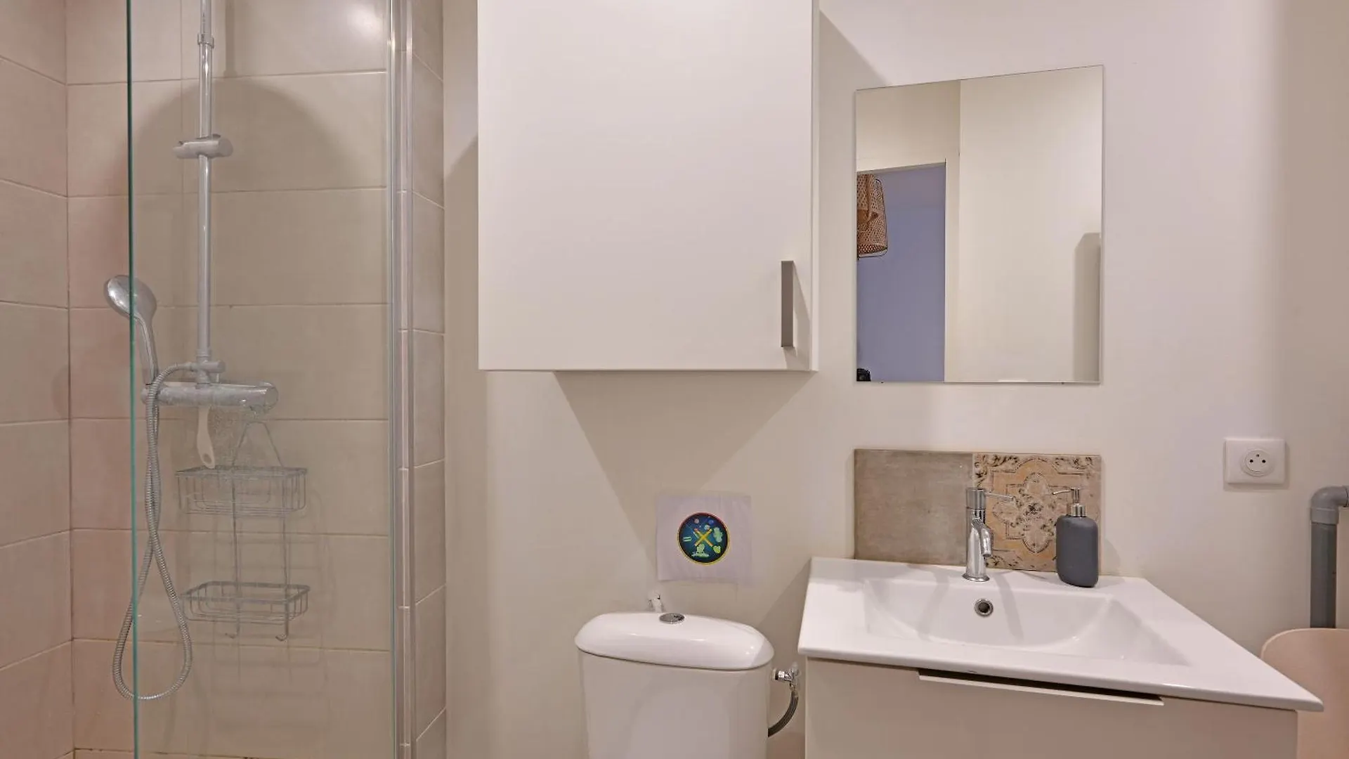 Apartment Studio Andrea - Proche Theatres Et Place Des Corps Saints - Wifi Avignon France